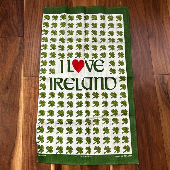 I LOVE IRELAND 🇮🇪 IRISH LINEN MADE IN IRELAND 29” x 17” - Picture 1 of 10